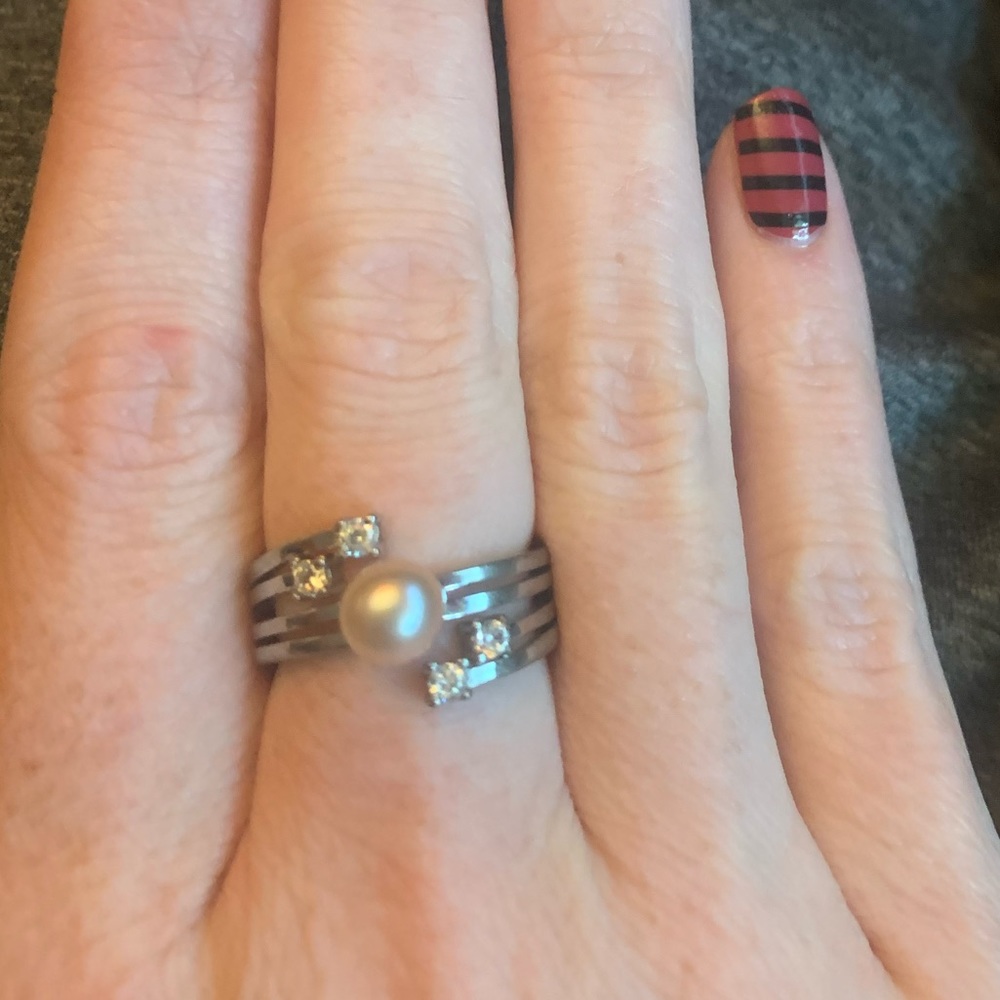Vantel Pearls Ring